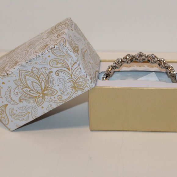 Stunning baguette Crystal Cluster bangle bracelet Silver-Tone NWT in Gift Box - Picture 3 of 9